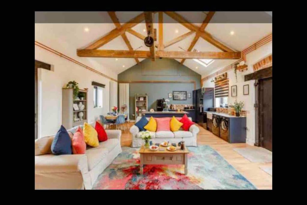 Tank Barn At Brook House, Nestled In The Welsh Hills, A Delightful Retreat Villa Welshpool Exterior photo